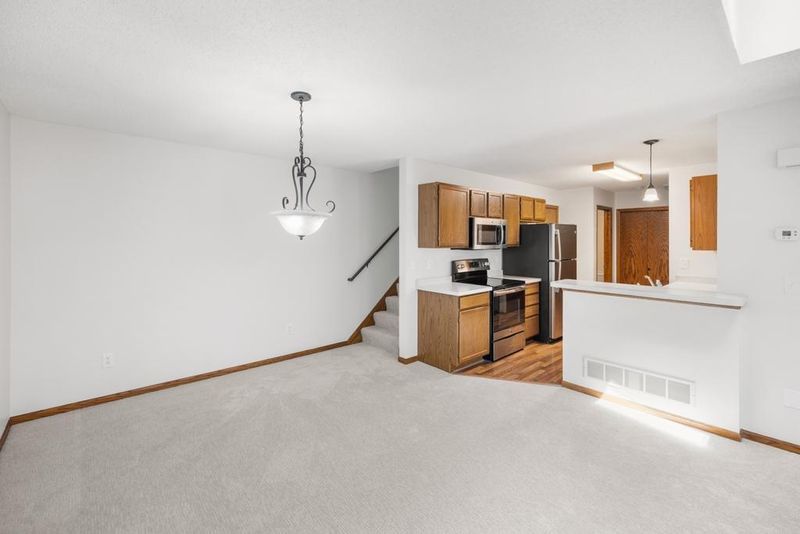 130 Primrose Ct, Vadnais Heights, MN 55127