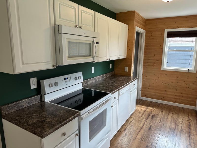 310 S Oak St, Hendricks, MN 56136