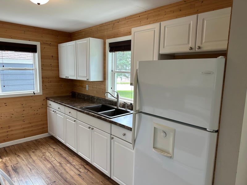 310 S Oak St, Hendricks, MN 56136