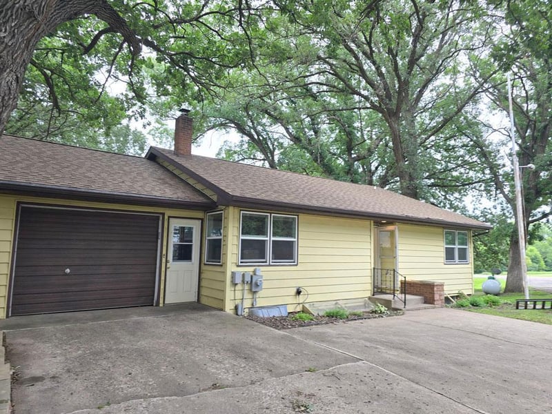 19282 108th St, Brownton, MN 55312