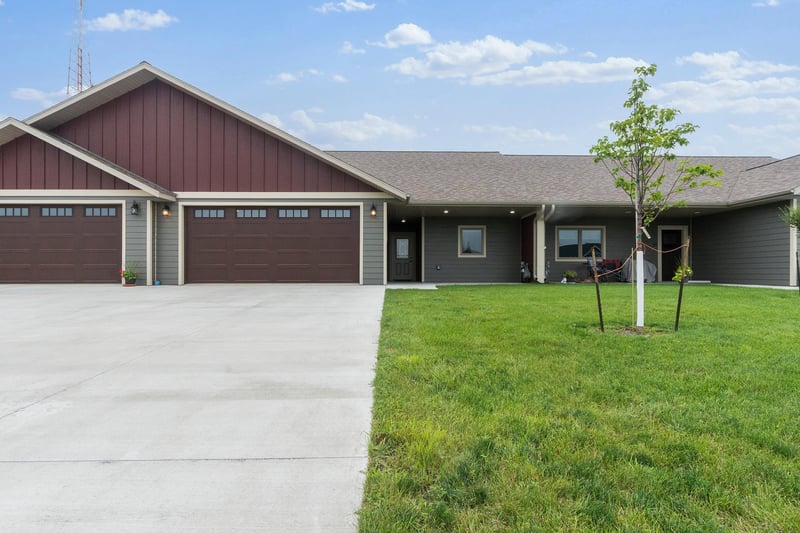204 Mark Dr, Ortonville, MN 56278