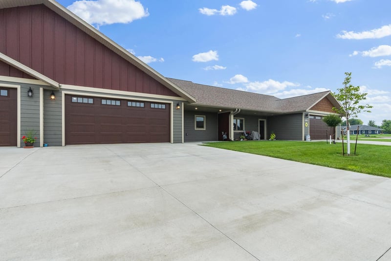 204 Mark Dr, Ortonville, MN 56278
