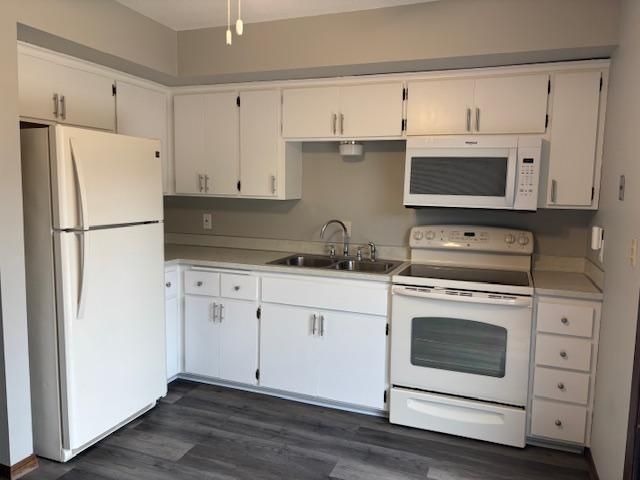 1827 Hyacinth Ave E, Saint Paul, MN 55119