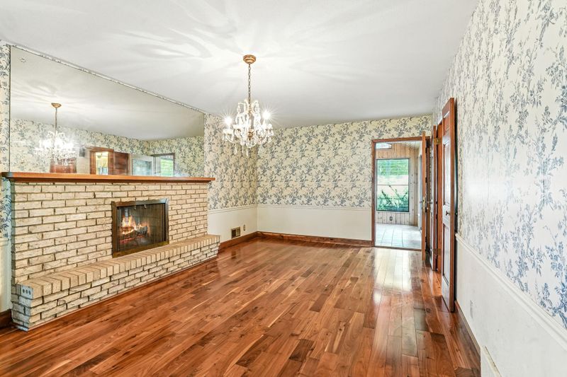 301 Kenmar Cir, Minnetonka, MN 55305