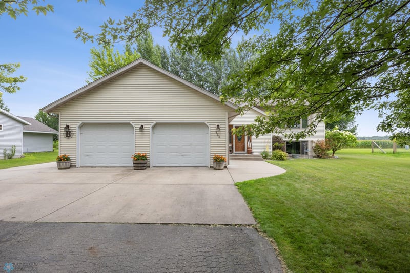 922 Lund Ave S, Glyndon, MN 56547