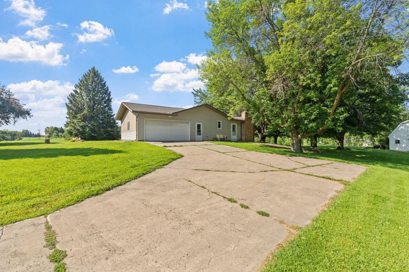9017 Trail Haven Rd, Corcoran, MN 55340