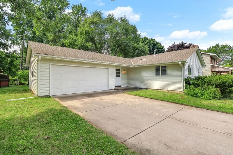 6201 Linden Rd, Woodbury, MN 55125