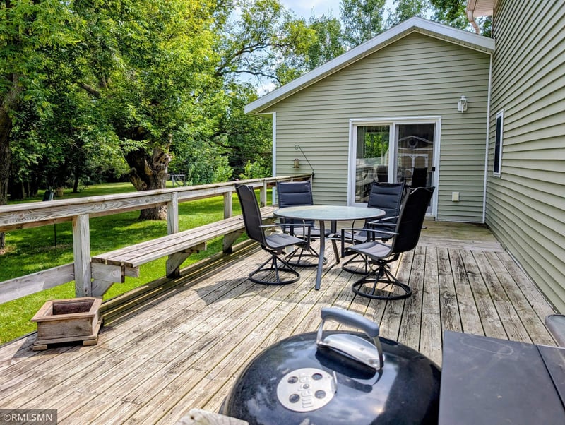 637 3rd Ave NW, Eagle Bend, MN 56446
