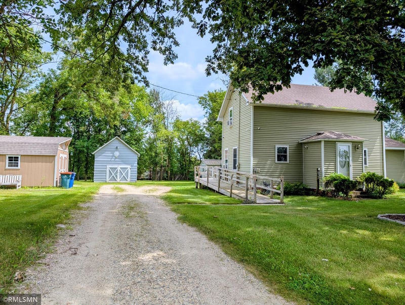 637 3rd Ave NW, Eagle Bend, MN 56446