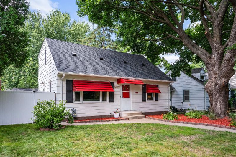 3007 York Ave N, Robbinsdale, MN 55422