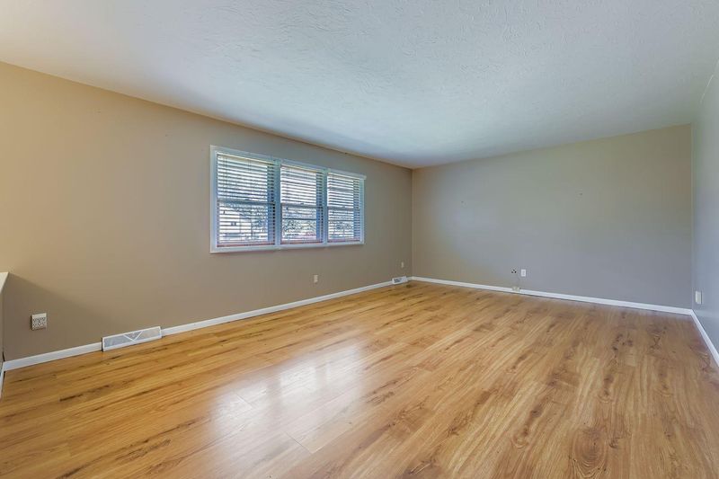 16539 Franklin Trl SE, Prior Lake, MN 55372