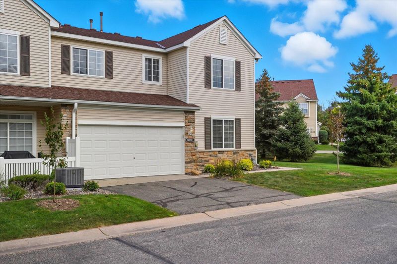 15672 Emerald Dr N #1, Hugo, MN 55038