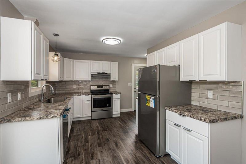 815 5th St, Proctor, MN 55810