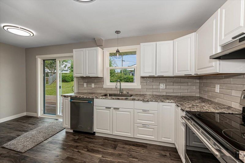 815 5th St, Proctor, MN 55810