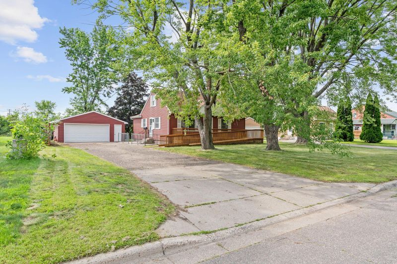 9076 Dunlap Ave, Circle Pines, MN 55014