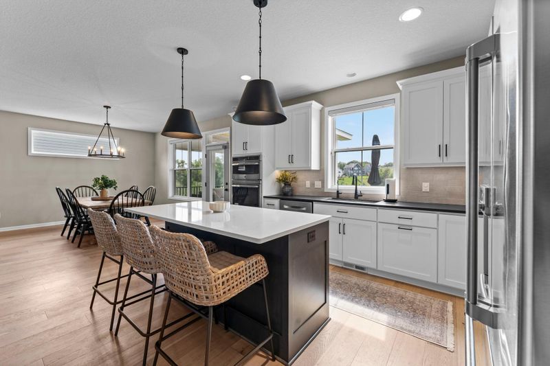 5062 Boulder Ln, Chaska, MN 55318