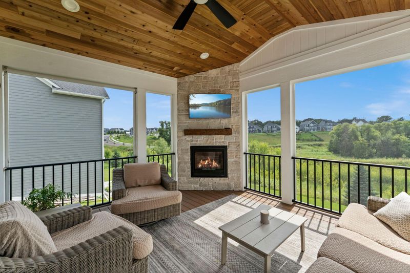 5062 Boulder Ln, Chaska, MN 55318