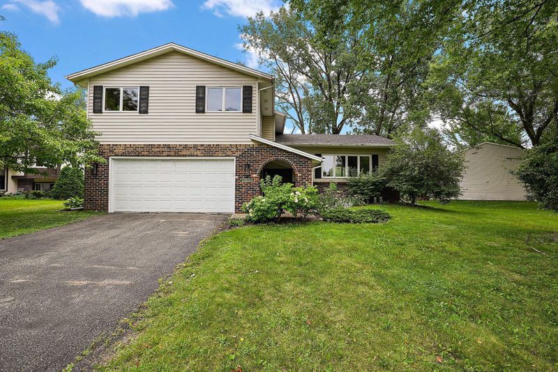 13820 Holyoke Pa, Apple Valley, MN 55124