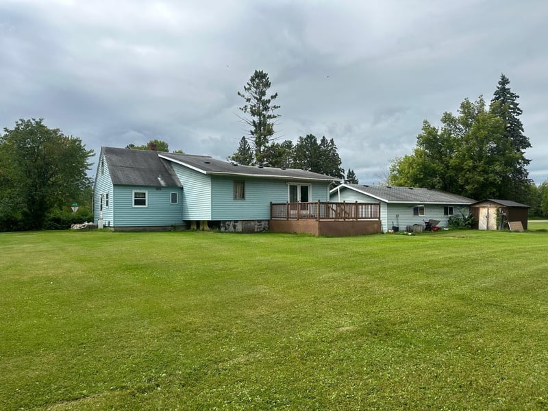 301 Pleasant Ave NW, Warroad, MN 56763
