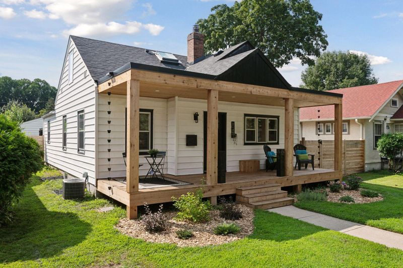 6048 Clinton Ave, Minneapolis, MN 55419
