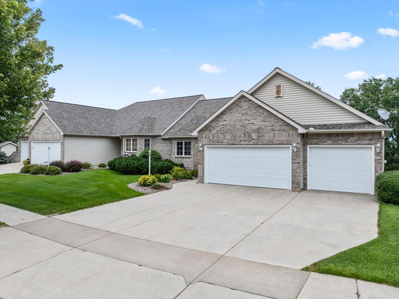 980 Aurora Cir, Red Wing, MN 55066