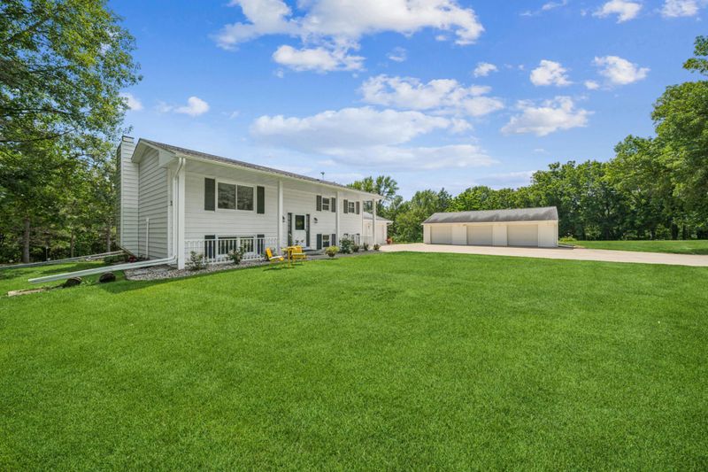 39877 County Road 20, Saint Peter, MN 56082