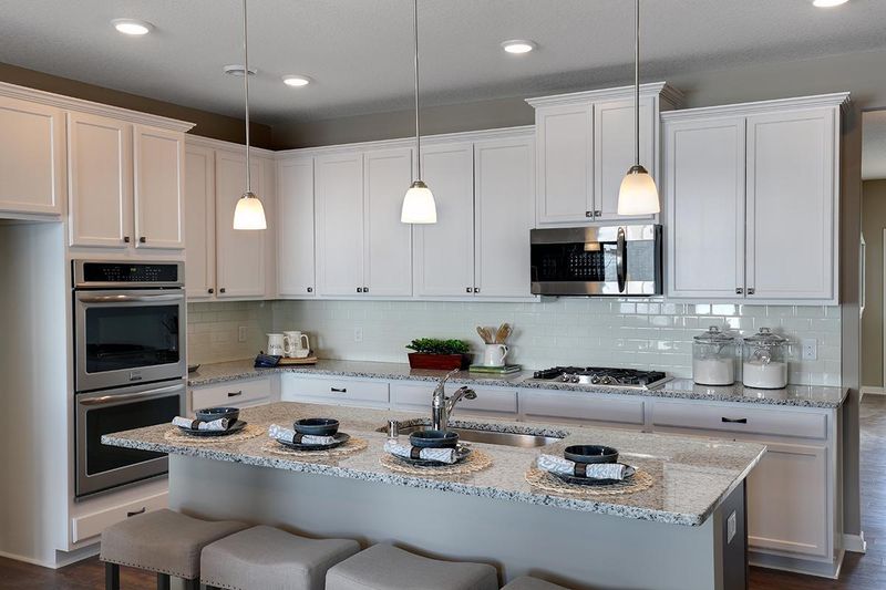 10723 Bent Pine Cir, Woodbury, MN 55129