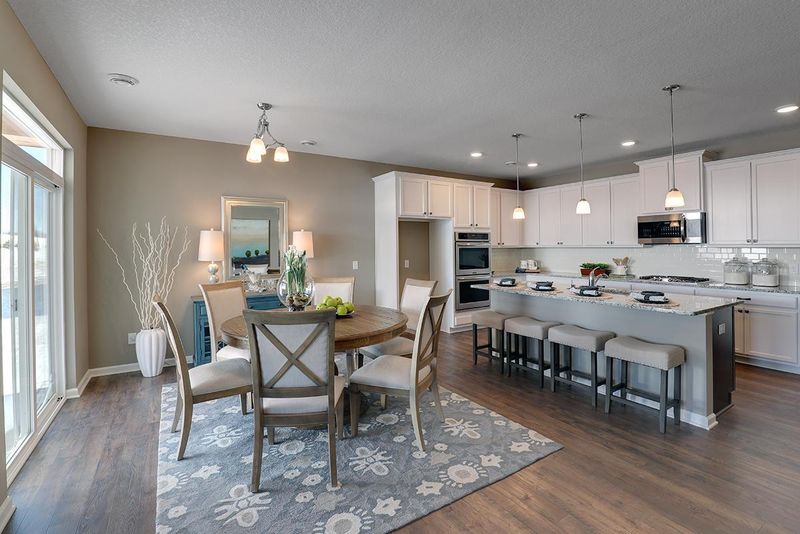 10723 Bent Pine Cir, Woodbury, MN 55129