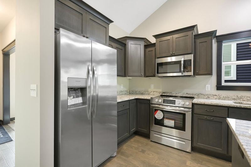 7833 Ava Trl, Inver Grove Heights, MN 55077