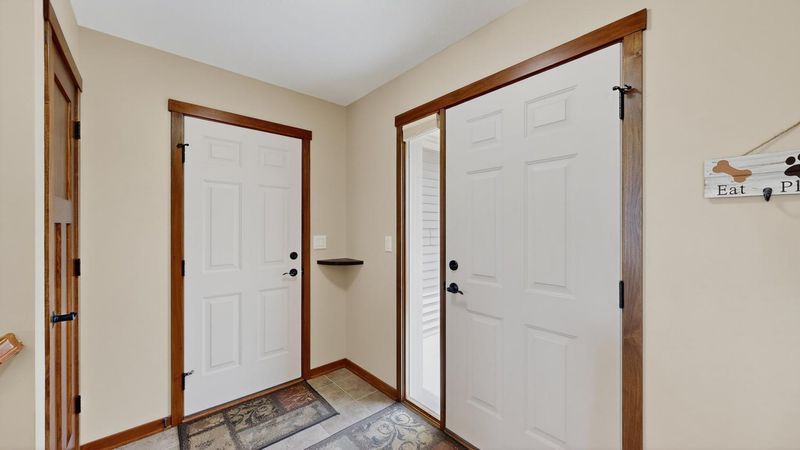 5817 Lloyd St NW, Rochester, MN 55901