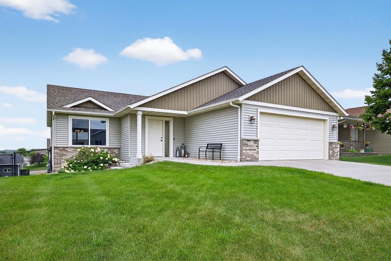 5817 Lloyd St NW, Rochester, MN 55901