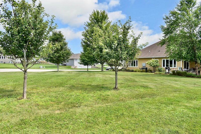 55 Crestview Cir, Winona, MN 55987