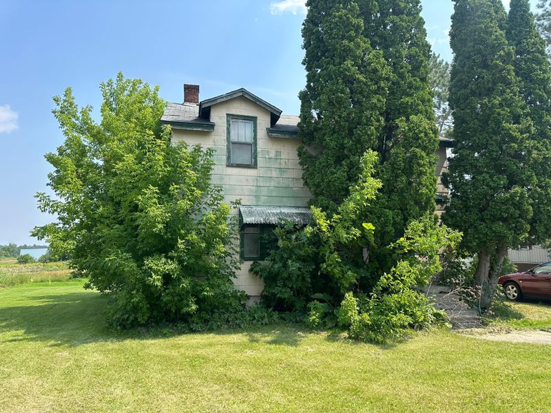 302 4th St SE, Deer River, MN 56636