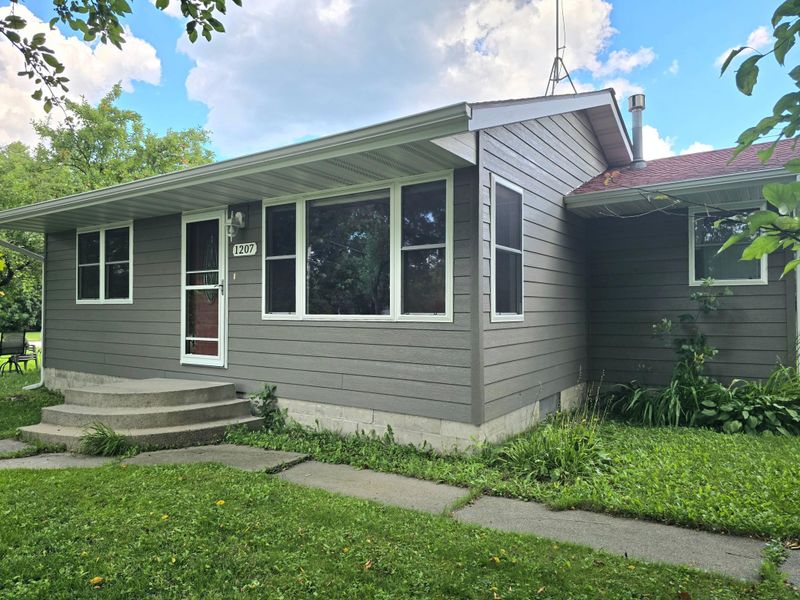1207 1st Ave E, International Falls, MN 56649