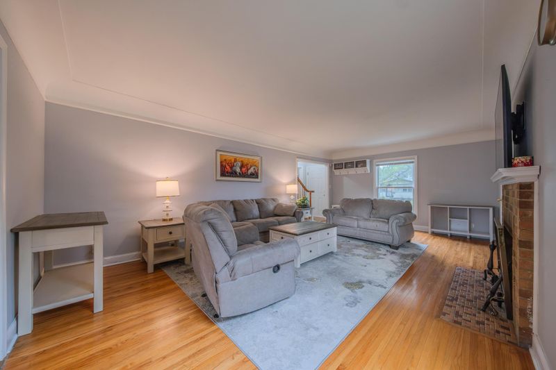 1809 Oliver Ave N, Minneapolis, MN 55411
