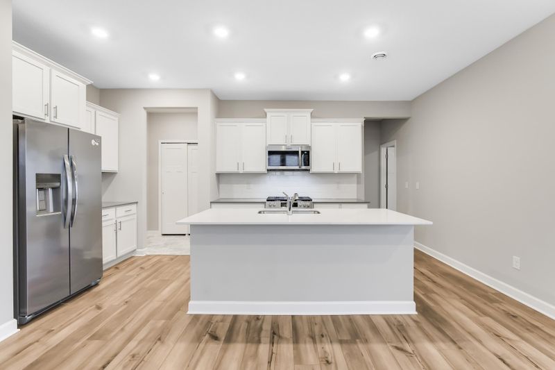 7490 Upper 38th St N, Oakdale, MN 55128
