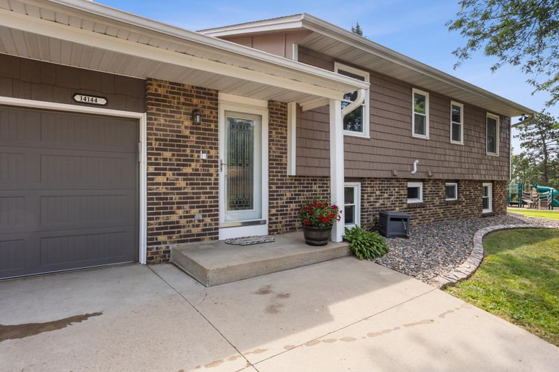 14144 Garland Ave, Apple Valley, MN 55124