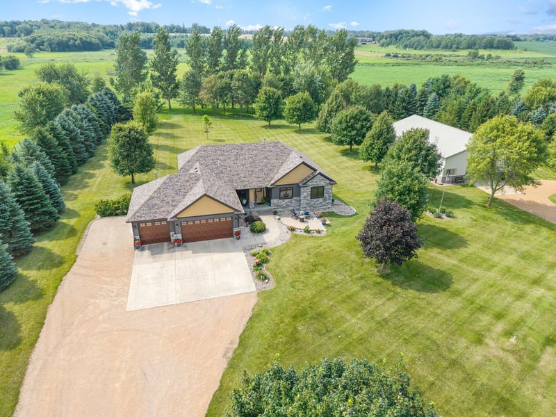15229 Leander Ln, Montgomery, MN 56069