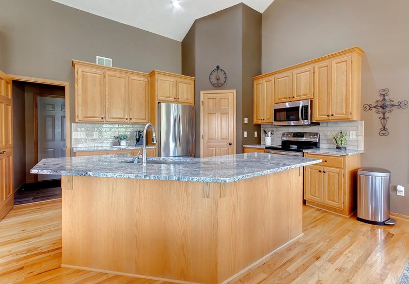 15229 Leander Ln, Montgomery, MN 56069
