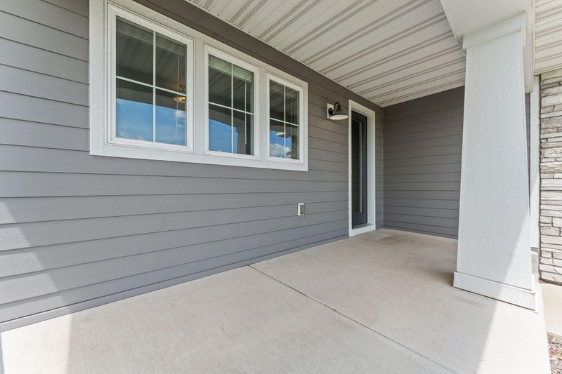 226 Jade Trl N, Lake Elmo, MN 55042