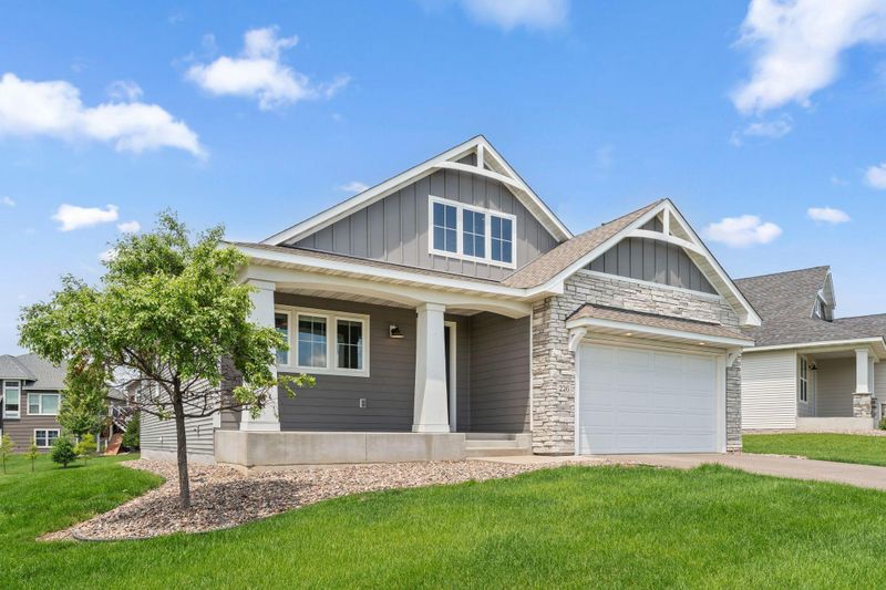 226 Jade Trl N, Lake Elmo, MN 55042