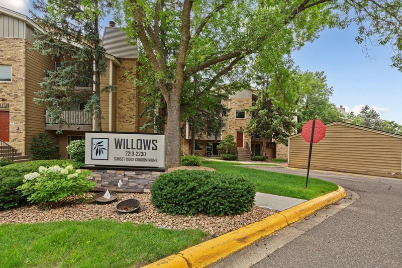 2220 Ridge Dr #31, Saint Louis Park, MN 55416