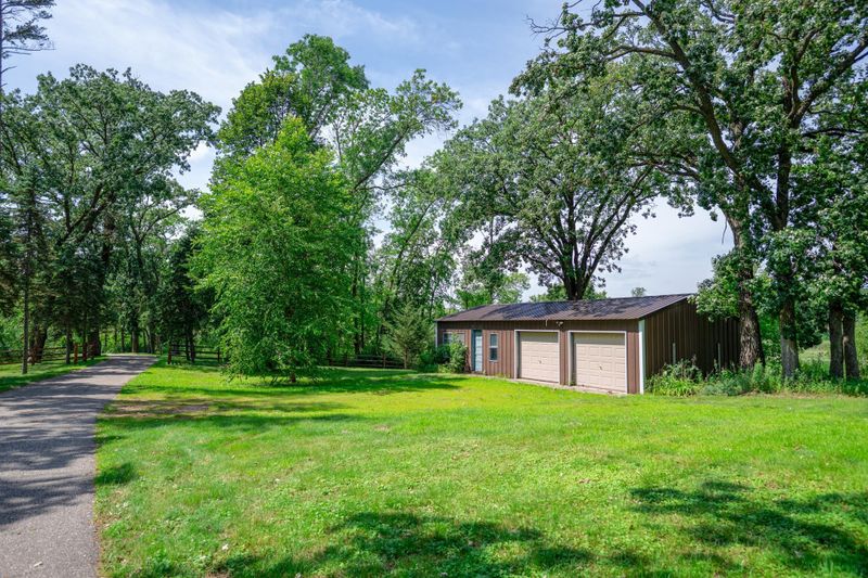 21201 52nd St NE, New London, MN 56273