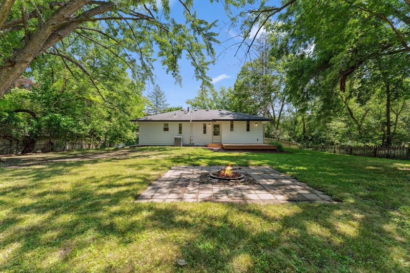 51 Hackberry Hill, Orono, MN 55356