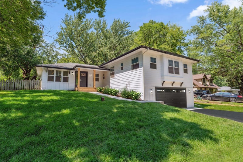 51 Hackberry Hill, Orono, MN 55356