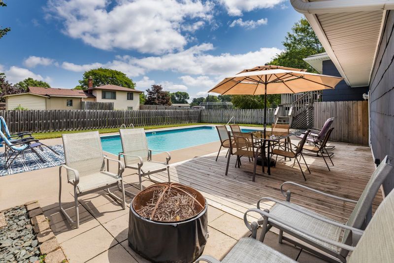 3565 Gresham Ave N, Oakdale, MN 55128