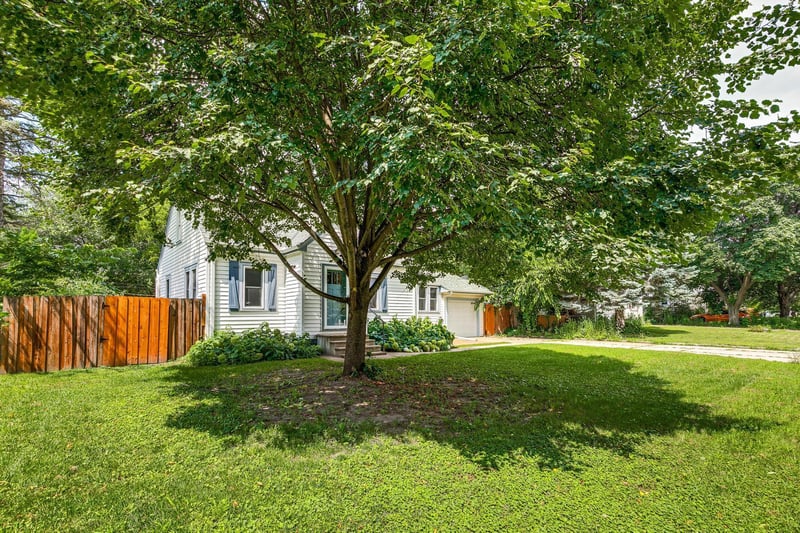 1781 Tatum St, Falcon Heights, MN 55113
