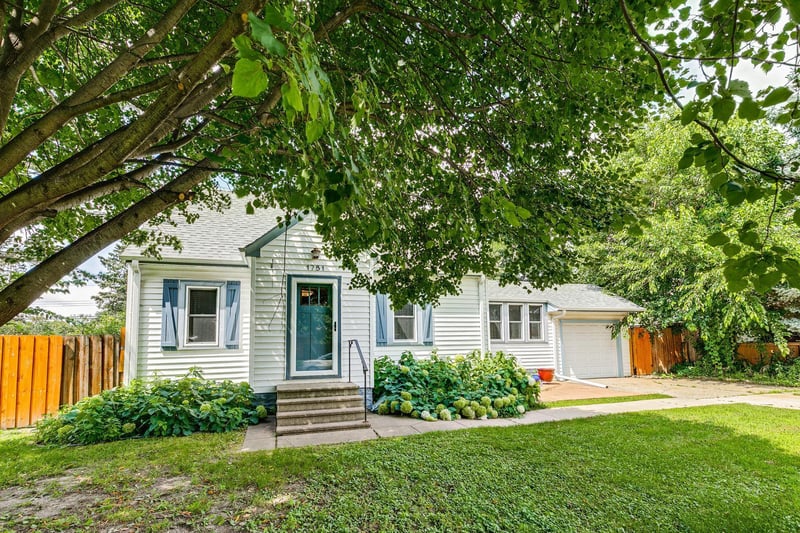 1781 Tatum St, Falcon Heights, MN 55113