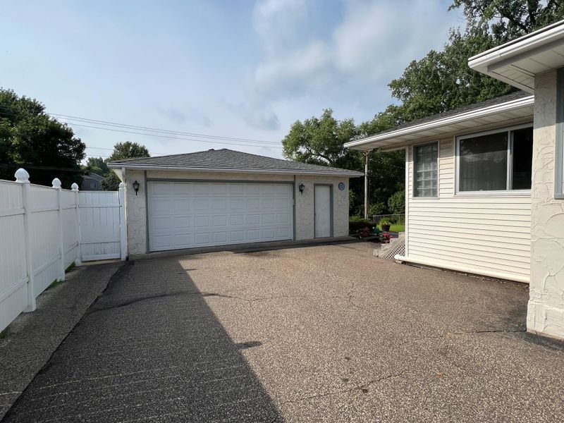 1040 Lynde Dr NE, Fridley, MN 55432