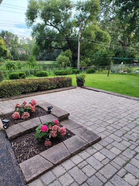 1040 Lynde Dr NE, Fridley, MN 55432